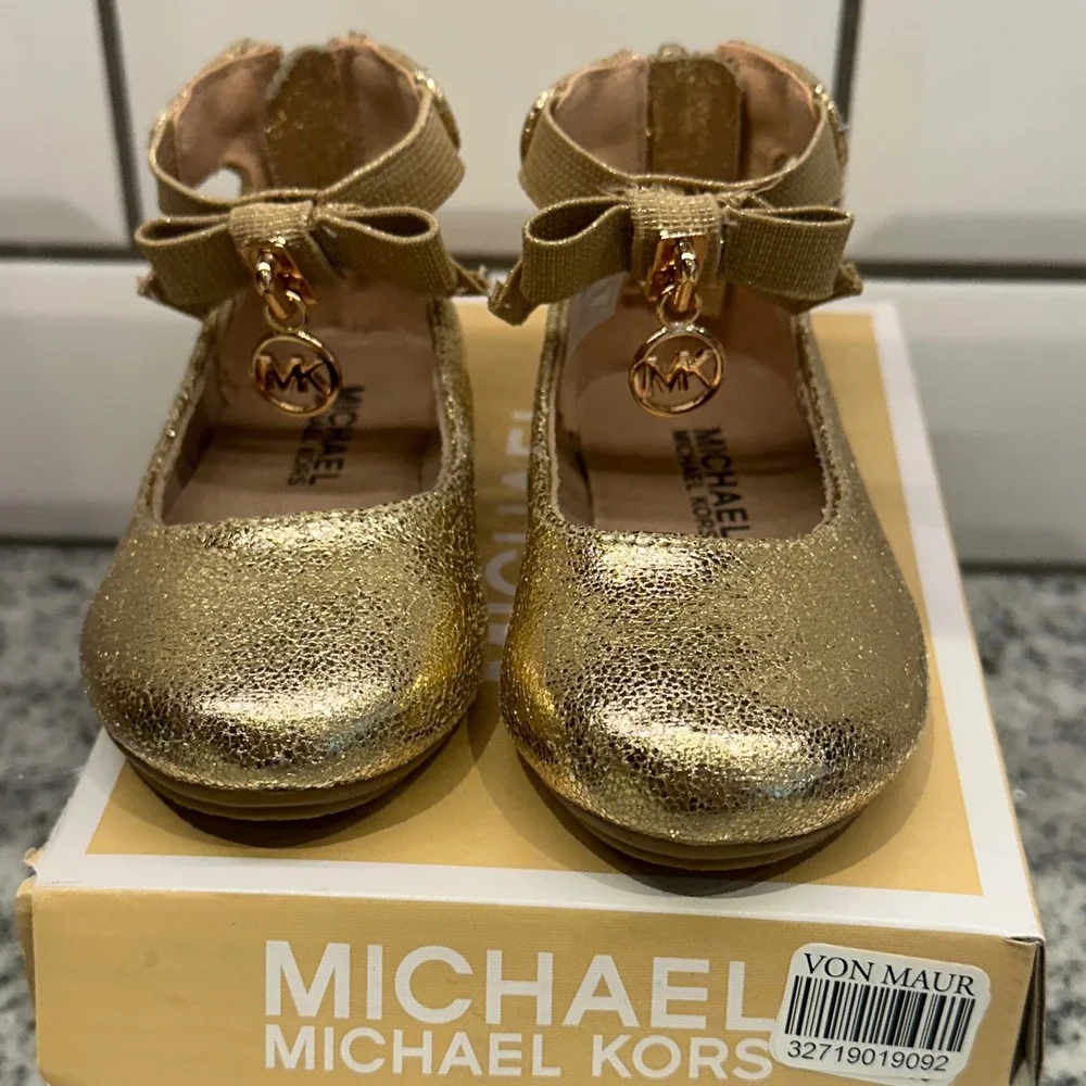 Michael Kors Rose Gold Flats Dress Shoes Bow Accent Zipper Closure Infant Size 5